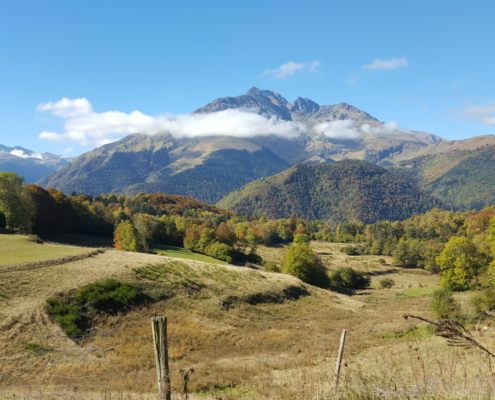 Vue automnale de l’Arbizon depuis la zone intermédiaire de Lançon