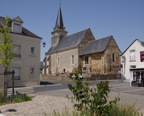 117 BOURG Plce Eglise 0