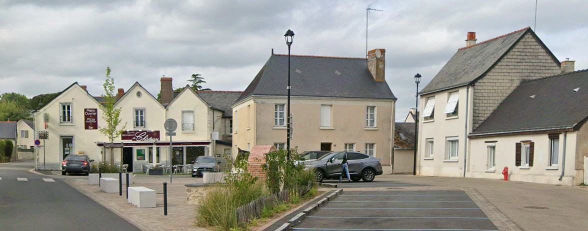 117 BOURG Plce Eglise (1)