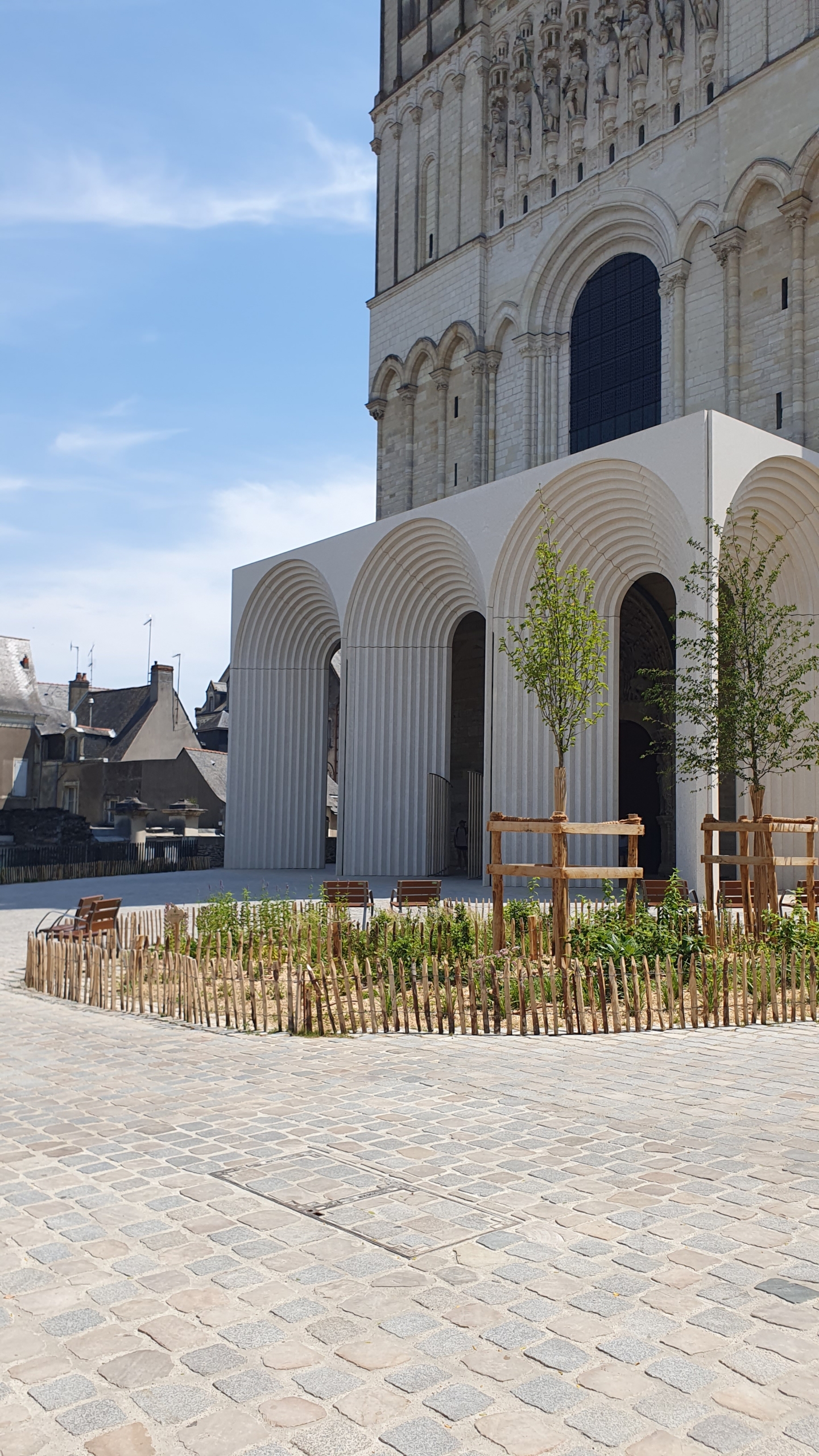 Vue sur l'arche de la Cathédrale