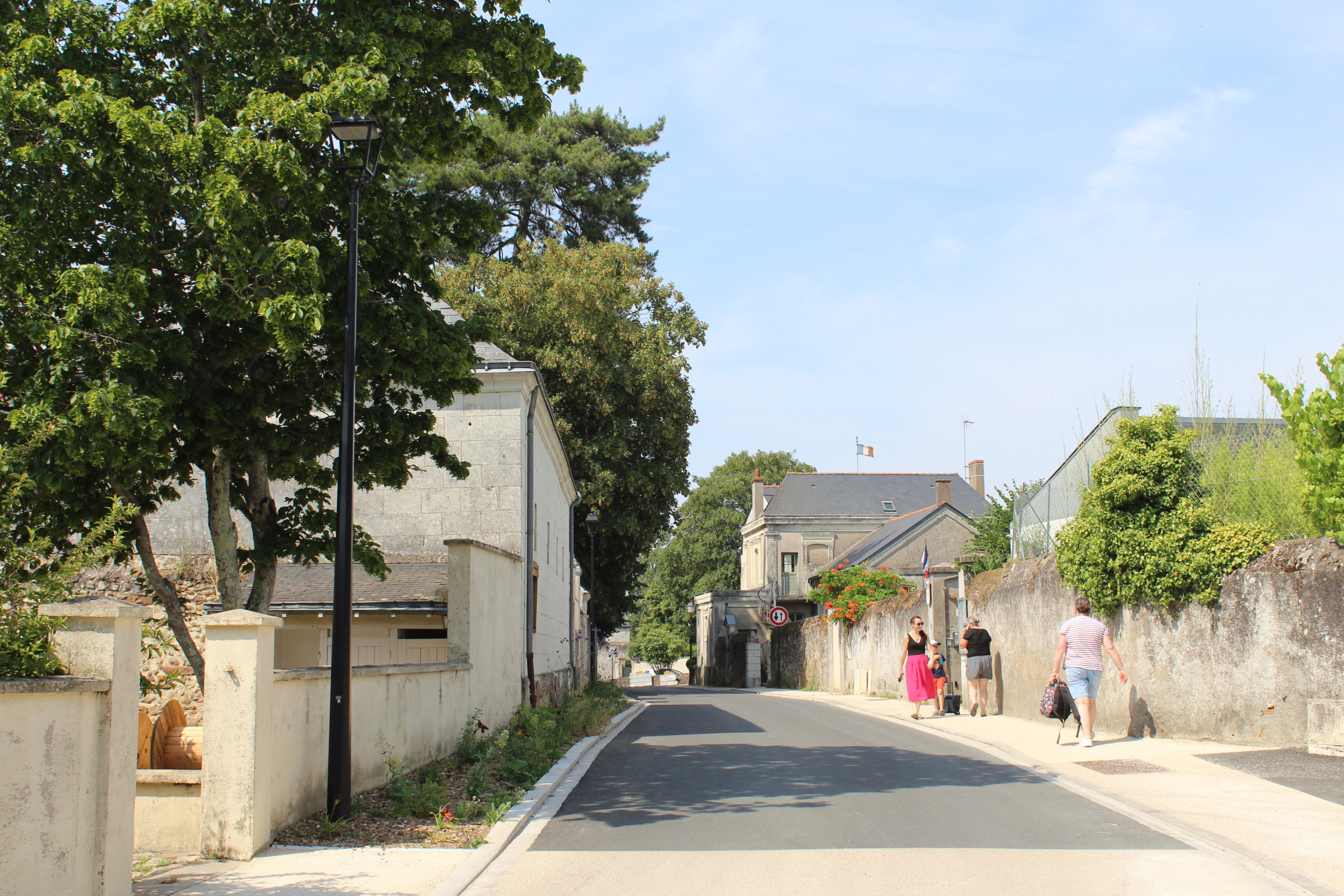 Plantation devant l'école